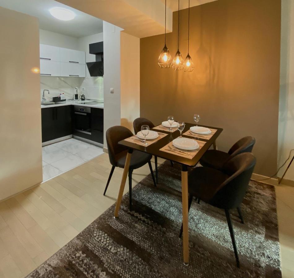 Stylish Apartment, Skopje Centre - Private Parking - Panoramic Views Zewnętrze zdjęcie